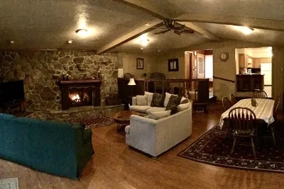 Image de Spacious home in great location for all season events. <br>