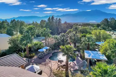 Image de Mineral Springs pool -2 acre+mountain views, games, karaoke, fitness, privacy, Ps