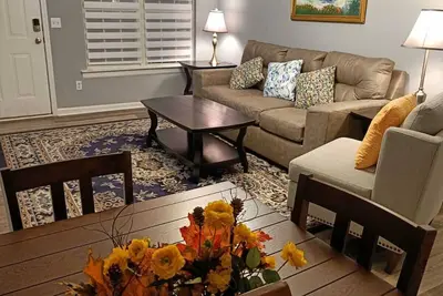 Image de Amazing 2 bed 2 full Bath Duplex in west Rome