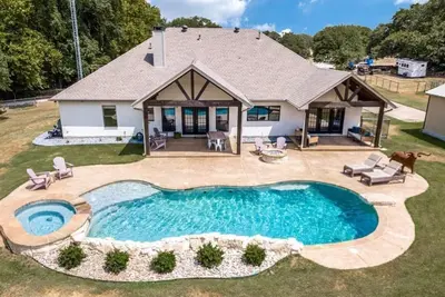 Image de Modern Farmhouse on 7 acres w/pool, hot tub. Access Denton, pilot point, Celina,