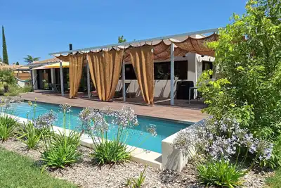 Image de Villa 6 personnes, classée 5*, avec piscine, spa et rivière