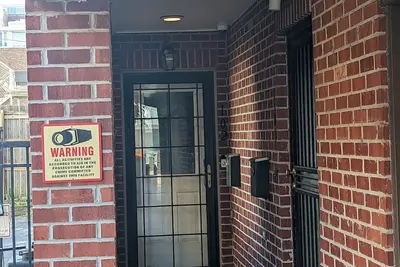 Image de Best location downtown.