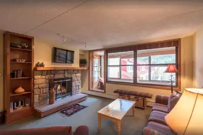 Image de Large 2 Bedroom Center Village Parking Hot tub Close to lifts Jan 10-17