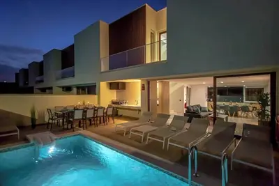 Image de Villa MariVital - 4 Br Luxury Stay with Heated Pool near Old Town