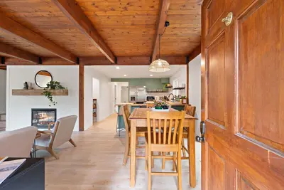 Image de Modern & Beautiful Cabin w/Hot Tub<br>Serene location and comfortable stay