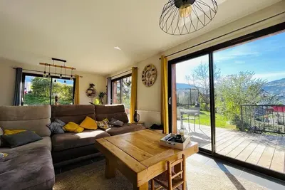 Image de Maison avec jacuzzi et vue imprenable sur le Mont Blanc