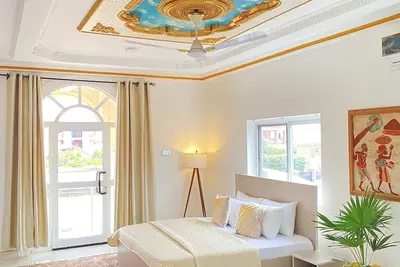 Image de Executive suite with a pool