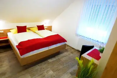 Image de Balkonwohnung C-Appartement-Salle de bain privée séparée-Vue sur Lac