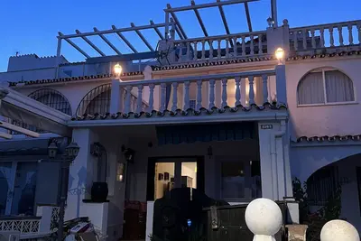 Image de 3 niveaux et 3 terrasses avec vue mer