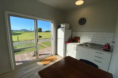 Image de Self contained unit in a rural setting, 5 min to town and beach!