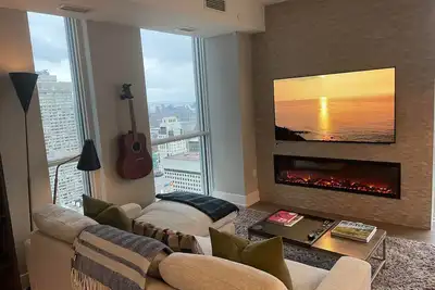 Image de Luxury 2+1 Bdrm Condo in Yorkville Toronto