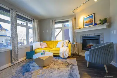 Image de 100s- heated parkade, Bbq, Ac, FreeParking, Gym, main floor