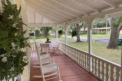 Image de Old Port Tampa Estate: 3 King size suites, 2 bath, wrap around porch, large yard