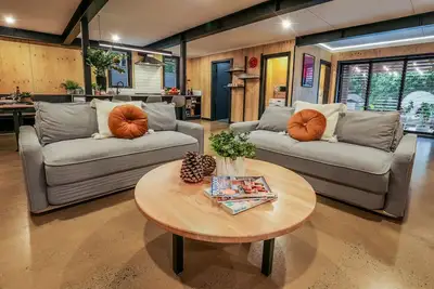 Image de Joshi’s - Industrial style dog & kid friendly guesthouse