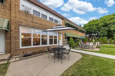 Image de Northside Famlynest - Lincoln Sq - 4br/1. 5ba/2p - Rare find