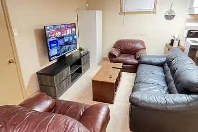 Image de 2 Bedroom Suite in city centre with Parking and Laundry