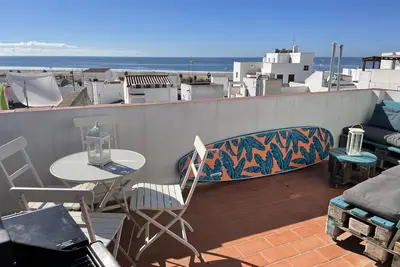 Image de Beautiful apartment with sea views just 5 minutes walk from the beach