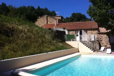 Image de Quiet vacation home with pool and great views of the Ardèche mountains