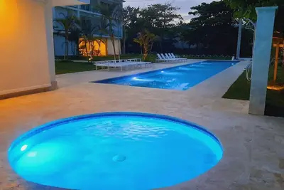 Image de 2bd/2bth quiet beachfront resort, sea views, fully furnished & equipped