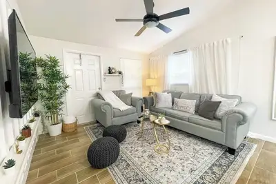 Image de cozy home in Tampa near Ybor & Busch Gardens
