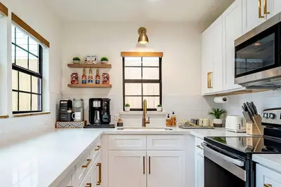 Image de Dog Friendly Bungalow with Peloton and Home Office