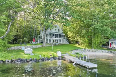 Image de Nostalgic Winter Harbor Wonderland on Lake Winnipesaukee Sleeps 16