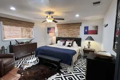 Image de Relaxing Private Getaway just 1 mile North of Leakey. . . Includes \"Game-Room\"