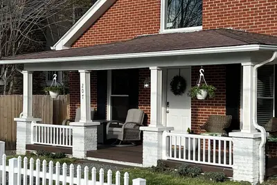 Image de Cozy cottage nestled close to skiing, hiking, fly fishing & wineries!