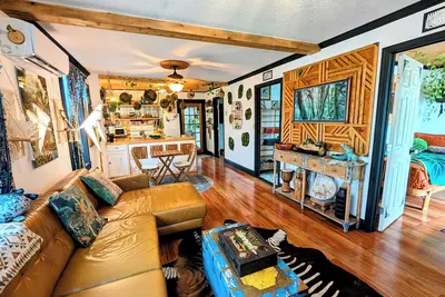 Image de Cozy Af Jungle-House Hideaway