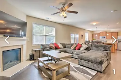 Image de Your Comfort and Cozy Home. Near the Airport