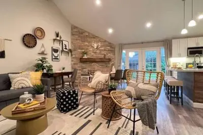 Image de Beautiful New Furnished 2br Family home in Katy for Long Term Only