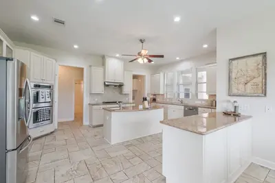 Image de Spacious & Modern Family Oasis