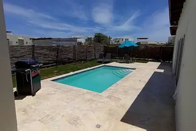 Image de Kids-friendly villa in beachfront residence, waterpark/gym/tennis pirate ship!