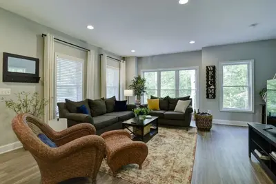 Image de King Bed 3 Bedroom New Farmhouse