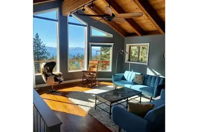 Image de Entire Cabin with Lake Tahoe View in Stateline, Nv