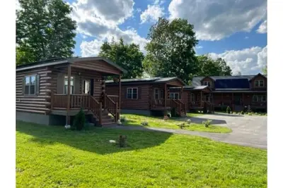 Image de Lincoln Log Cabins - Baby Bear