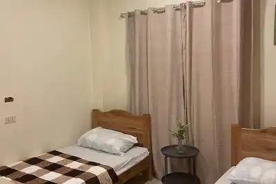 Image de Entire 2nd Floor of Antelmi Inn: Space for a Large Group of Family