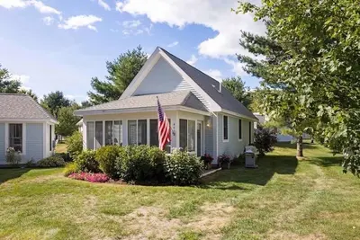 Image de Quiet Cottage in Summer Village with Central Air close to the Ocean!