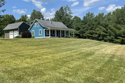 Image de Quiet modern cabin on 10 acres in Barnet, Vt