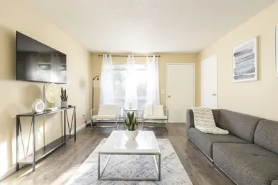 Image de Walkable condo in heart of vibrant D/n Redmond, m/s from Microsoft, woodinville