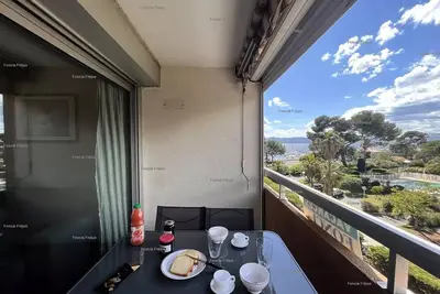 Image de Appt Studio cabine 4 couchages St Raphael