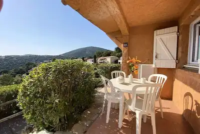 Image de Appt Studio - La Corniche Les Issambres (83) - Jusqu'A 4 Couchages