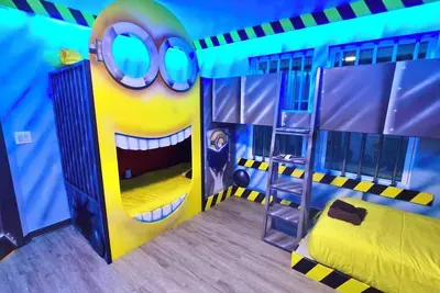 Image de Gru's Minions Villain Home and Theater Pool Resort