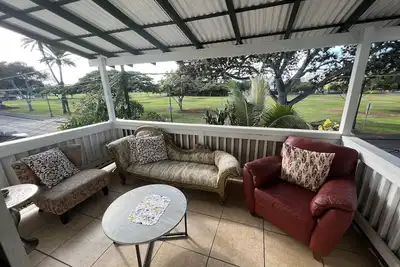 Image de Private 2 Bedroom unit with beautiful Balcony, Walking distance to beach.