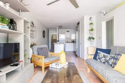 Image de Lovely Condo 3 min walk to Combate Beach, with pool, Wifi
