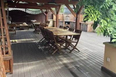 Image de Propriété de campagne avec terrasse couverte et grande piscine