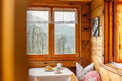 Image de Maison de vacances \"Dünser\" avec vue sur les montagnes, sur un versant ensoleillé