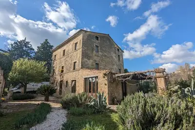 Image de Idyllic artist's country house with pool & yoga room in a secluded location