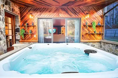 Image de Hot Tub, Firepit, 2-King Bed Suites, Game Room, Coffee Bar, Bbq, Wifi 200 +mbps