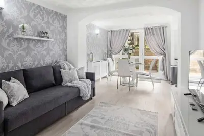 The Roost Group - 1 Bedroom - Lower Ground